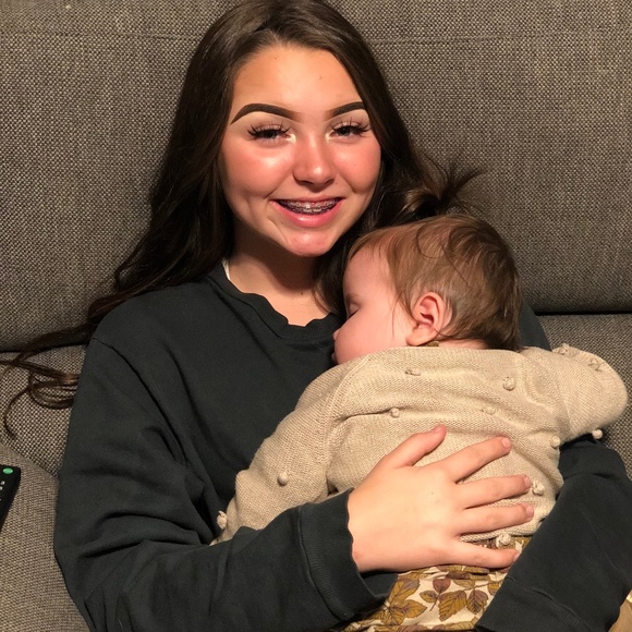 Meet your Posher, Brooke - Picture 1 of 1